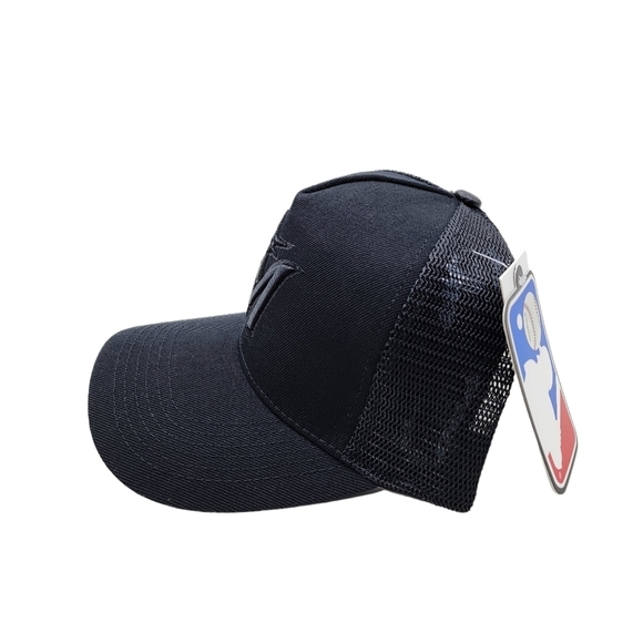 Pro Standard Men's Marlins Classic Pinch Front Trucker - OS - Picture 3 of 11